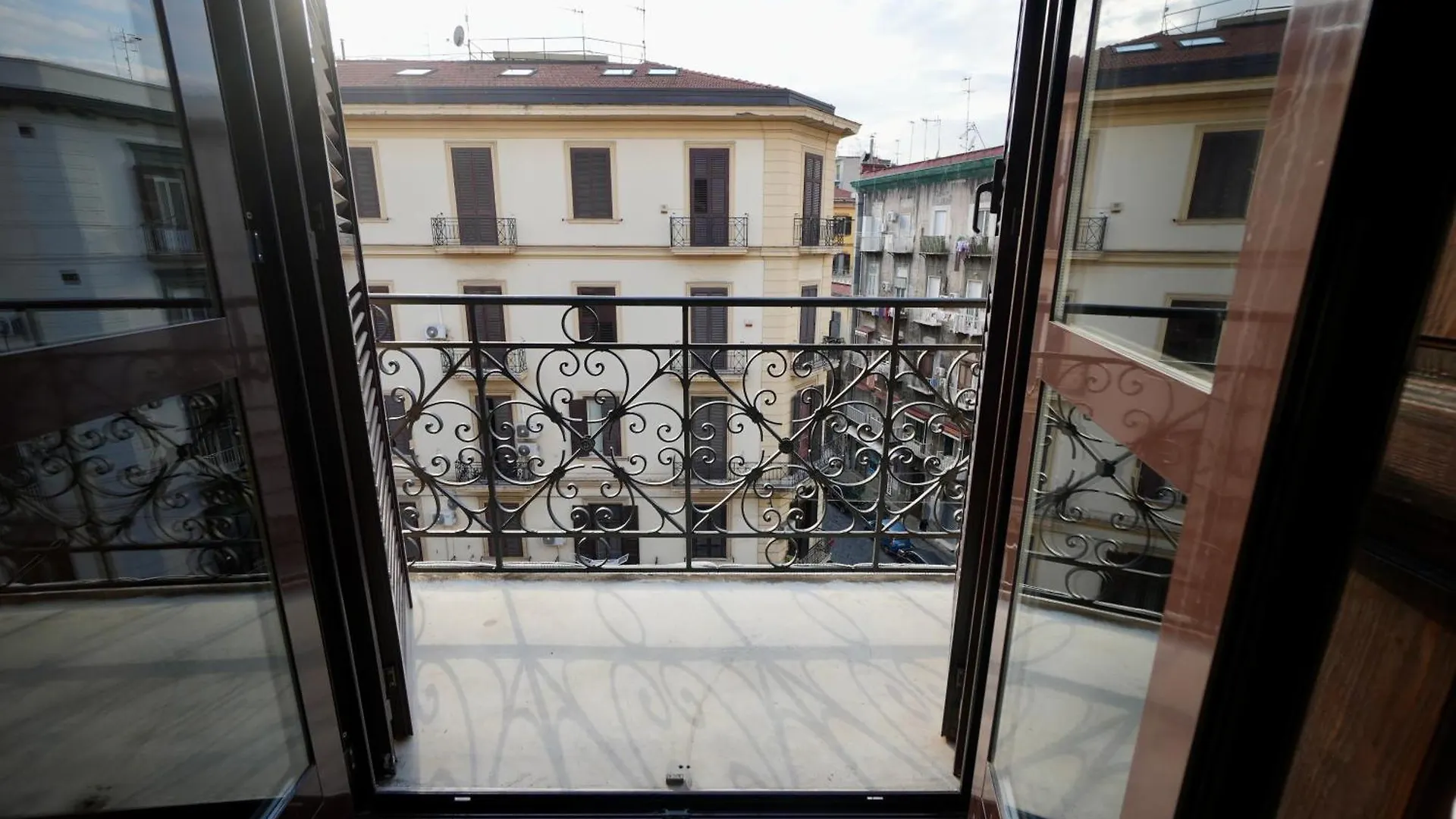 Residenza Vecchia Napoli 60 Apartment