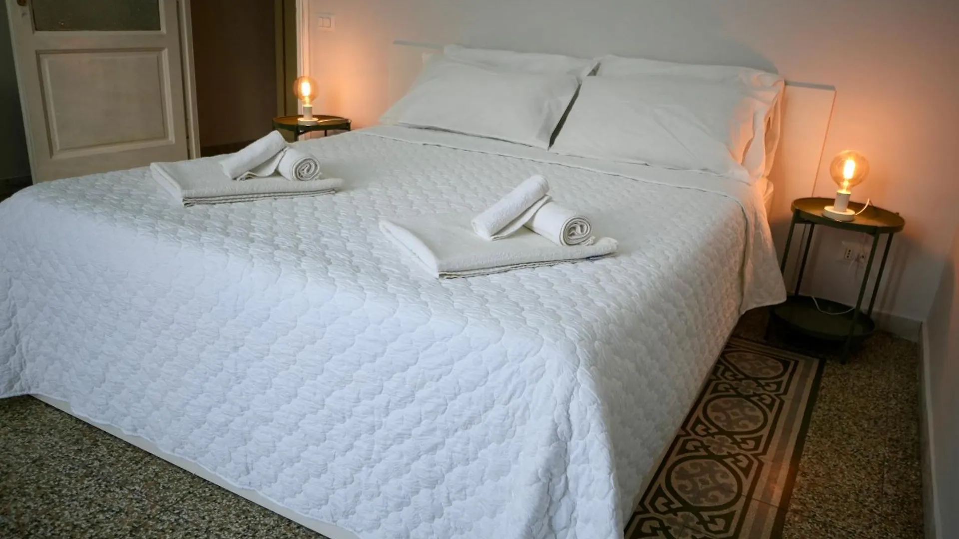 Residenza Vecchia Napoli 60 Apartment Italy