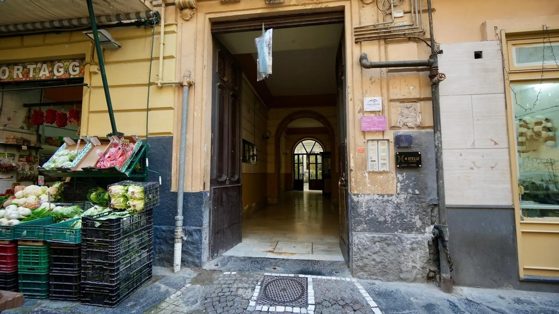 Residenza Vecchia Napoli 60 Apartment