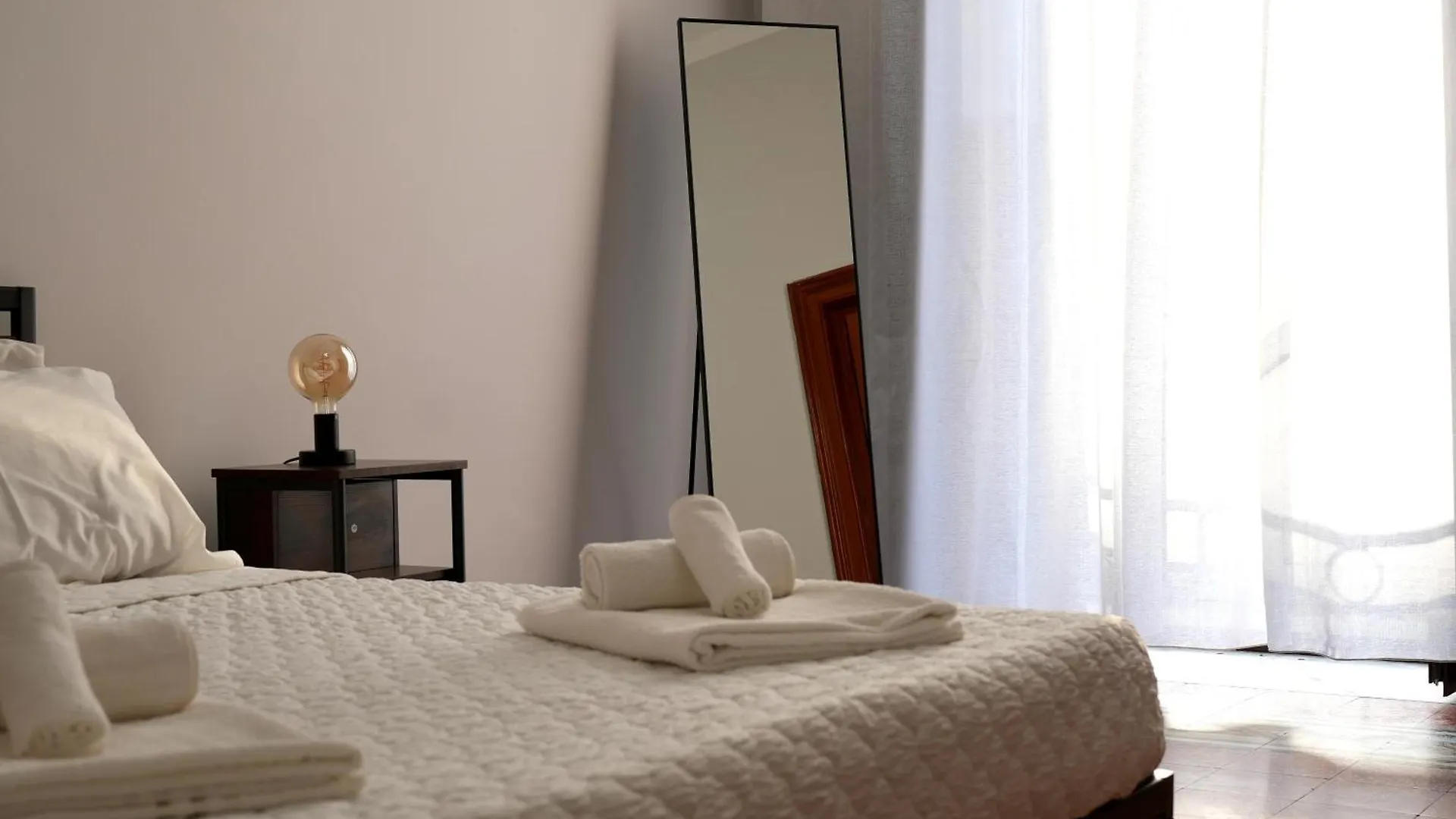 Residenza Vecchia Napoli 60 Apartment 0*, Naples