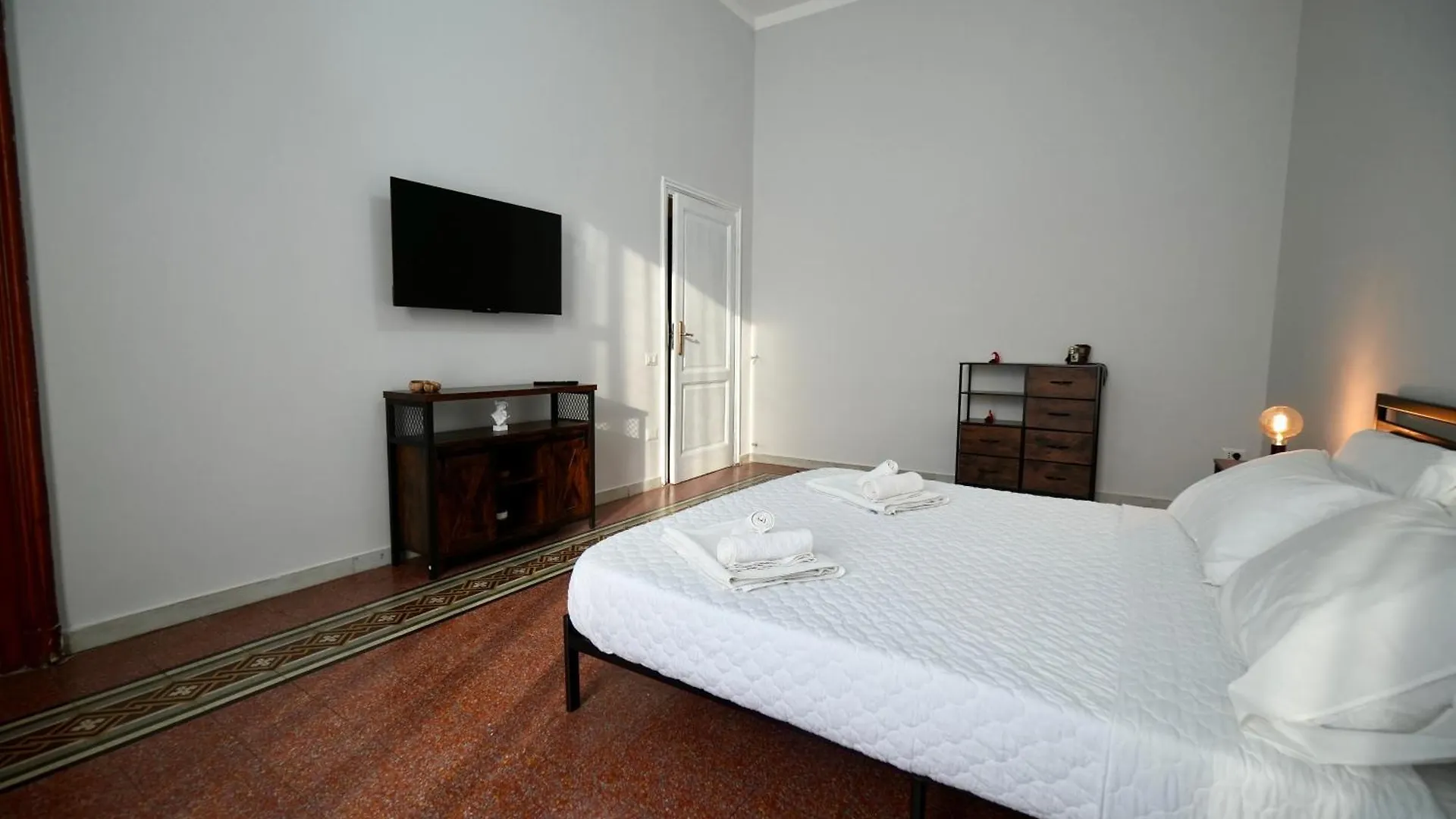 Residenza Vecchia Napoli 60 Apartment 0*, Naples